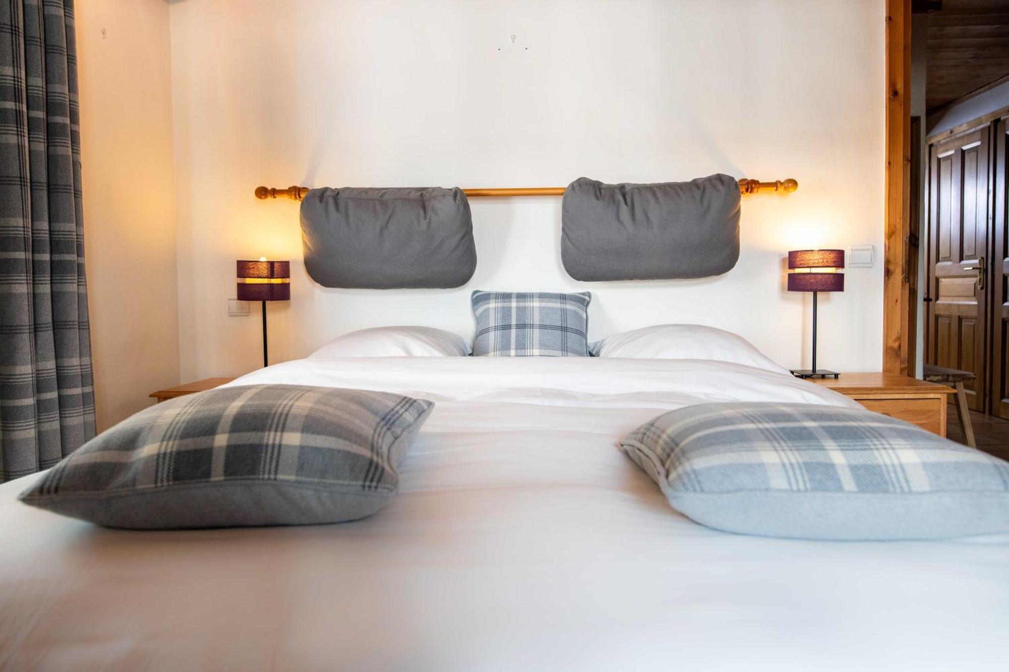 Warm 2-Bedroom Apartment Near The Tourist Office เมอแฌฟ ภายนอก รูปภาพ